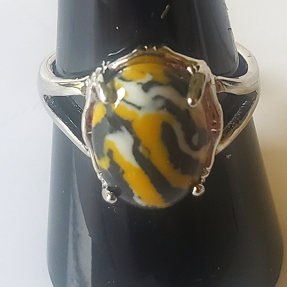 9. Oval, Boho style Vintage Ring, size 19 (9 US) NWT
